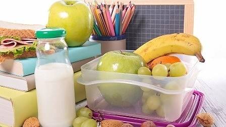 Училища се отказват от програмата за безплатните плод и мляко