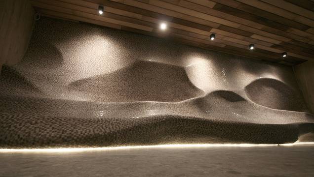 Фирма специализирана в изграждане на спа центрове и басейни.