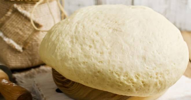 Замесвам го буквално за 15 минути, а после държа в хладилника или замразявам. Каквото и да изпека, е пухкаво и меко с дни:…