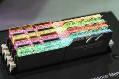 G-Skill Trident-Z Royal RGB RAM, полиран метал и кристали