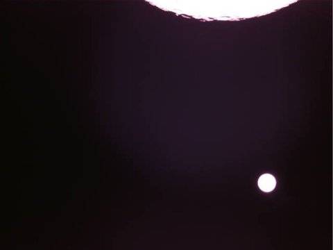 Радиолюбители свалиха нови снимки на Земята и Луната от китайския окололунен спътник Лонгчян 2