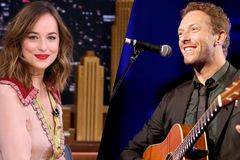Dakota Johnson очаква първото си дете от Chris Martin