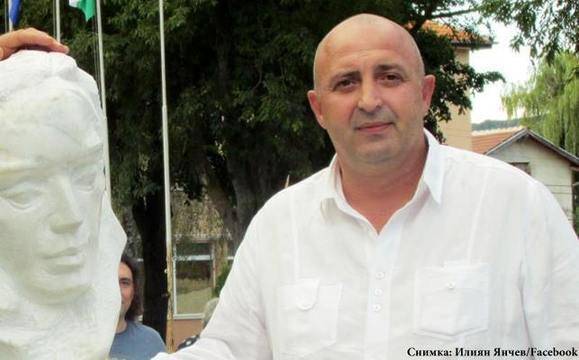 Свлачище заплашва пътя за Малко Търново