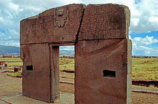‘Вратата на Слънцето’ в древния град Тиахуанако, Боливия