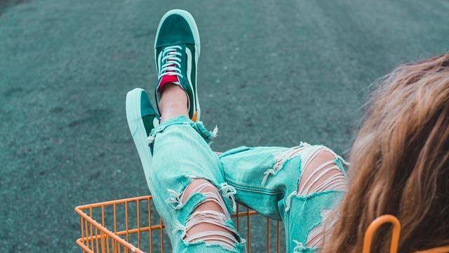 Как да се сдобиете с изгодни дамски обувки