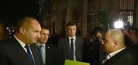 Кралица Елизабет II приема Румен Радев в Бъкингамския дворец