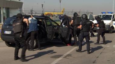 Внимание, родители: Наркодилърите атакуват децата през социалните мрежи и новите мобилни приложения