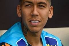 „Барселона“ насочват своето внимание към Роберто Фирмино като заместник на Луис Суарес