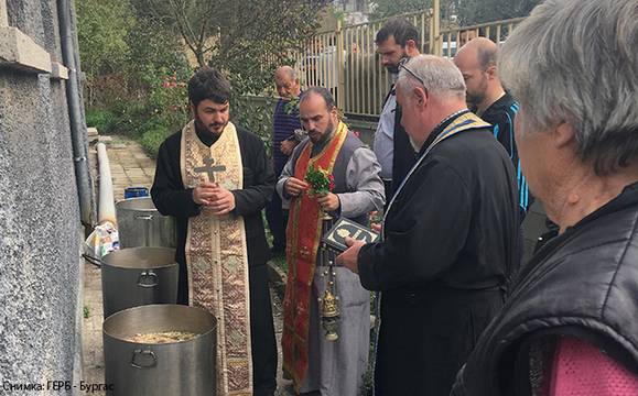 Отслужиха молебен по случай годишнината от наводненията в Бургас и Камено