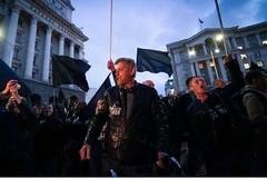 Петдесет лумпени представящи се за майки задръстиха София