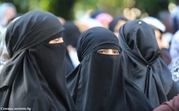 ООН: Забраната на бурките е нарушение на човешките права