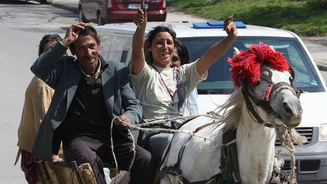 Черна статистика: До 2030-та година, ромите в България ще са над 20% от населението!