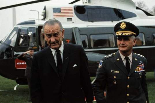 Разсекретени документи разкриват, че висш генерал от САЩ е планирал ядрена атака срещу Виетнам