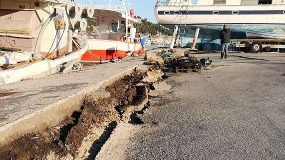 Гръцкият остров Закинтос излиза от шока след земетресението