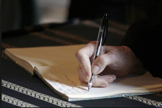 След 20 години брак, съпруг оставил на жена си бележка: Скъпа ти си на 44 и не можеш да ме задоволиш вече, затова…