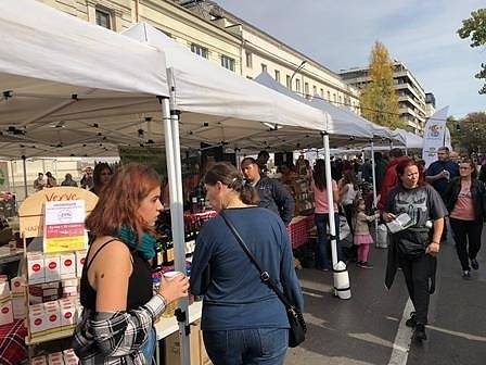 Българска крафт бира и дивеч са акцент на големия фермерски пазар пред „Александър Невски“ в София