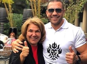 След историческата победа – Кубрат Пулев в градината на хотел “Маринела” София