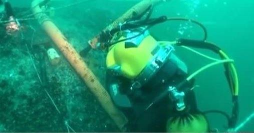 Продължава точенето на гориво от потъналия край Созопол кораб