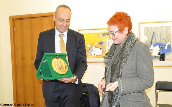 Добрина Топалова е тазгодишния носител на наградата „Даскал Ботьо Петков“