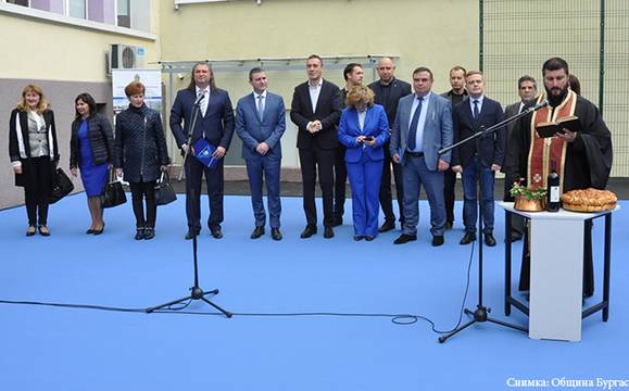 Министър Горанов и кметът Николов откриха дигитален кабинет и спортен салон в Търговската