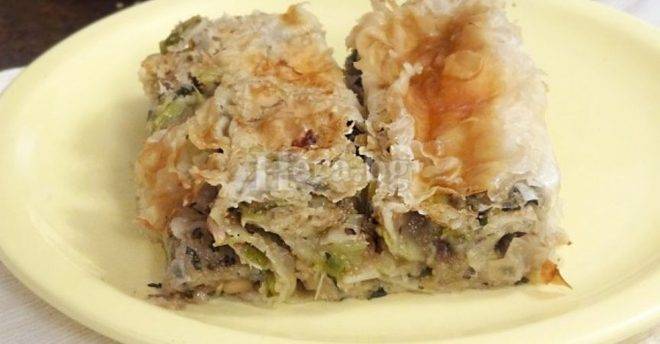 Ще си оближете пръстите с тази феноменална баница с праз и гъбки