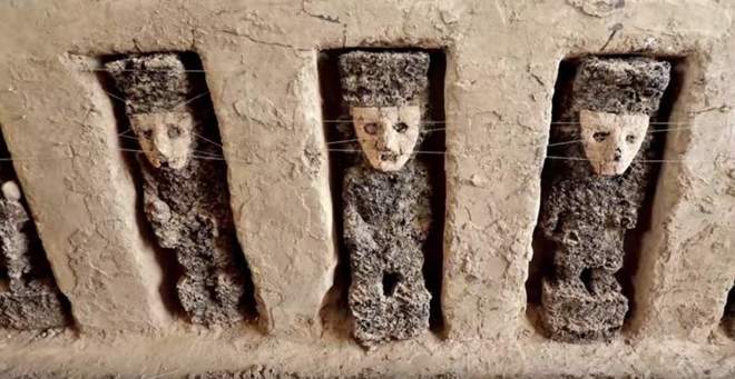 Откриха зловещи дървени статуи на 750 години в Перу
