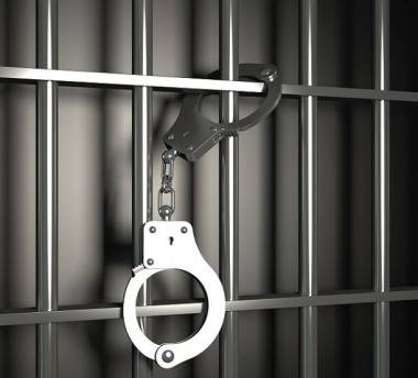 Задържаха двама видинчани, заради наркотици и незаконно оръжие