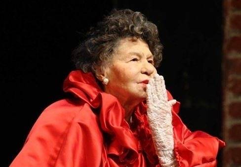 Стоянка Мутафова претърпяла нелеп инцидент, спира изяви за няколко месеца