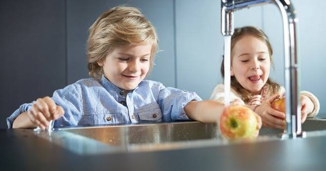 Спечелете кухненски смесител Logis на hansgrohe