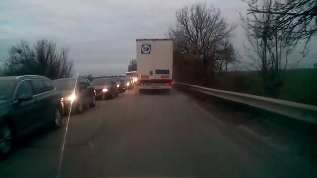 НАЙ-ПОСЛЕ РЕМОНТИРАТ СПОРНАТА ОТСЕЧКА ОТ БЛИЗО ДЕСЕТИЛЕТИЯ МЕЖДУ ДОБРИЧ И ВАРНА