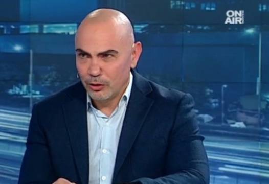 Росен Петров пак легна под ножа! Изръси се с колосална сума за нов нос