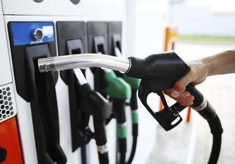 Бензинът в България изглежда евтин заради ДДС и акциза в Европа