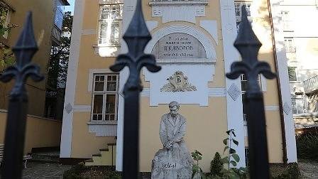 Столичната община засега няма да купува къщата на Яворов