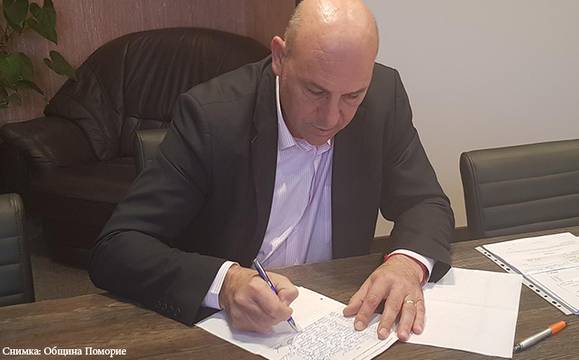 Продължава събирането на подписи в защита на ул. „Крайбрежна“ в Поморие