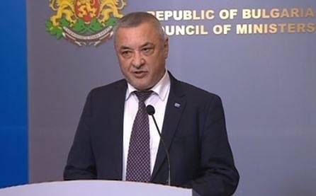 Валери Симеонов си подаде оставката достойно, Борисов я прие