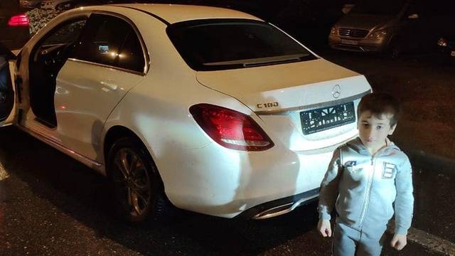 Президент за пример! Рамзан Кадиров подари чисто нов Мерцедес Бенц на 5-годишно дете!