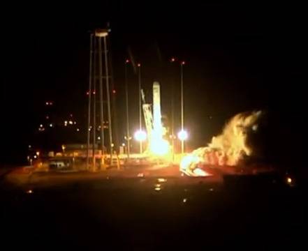 УСПЕХ: Американският космически кораб Сигнус излетя към МКС!