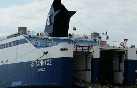 Вятър прекъсна фериботите за Закинтос и Кефалония, Родос остана без ток