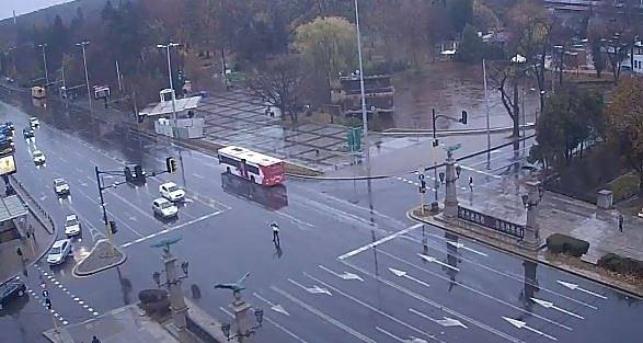 В София заваля, прехвърчат и снежинки. 169 снегорина са в очакване на първия сняг в столицата