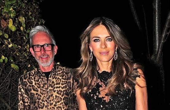 Елизабет Хърли блести в тоалет на Невена