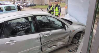 25-годишен друсан и без книжка гепи кола, но направи страшна беля в Шумен