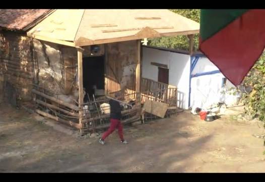 Страшен екшън във „Фермата“: Пиян участник заплашва с брадва