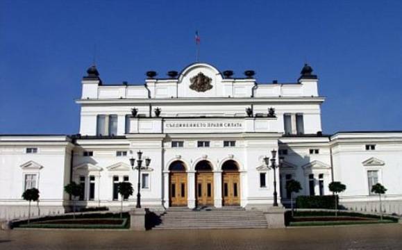 Парламентът прие оставката на Симеонов, България си има нов вицепремиер