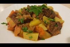 Гулаш – ястие, произлизащо от унгарската кухня .