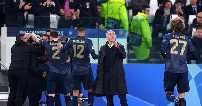 При победа Юнайтед си гарантира участие в следващата фаза на турнира