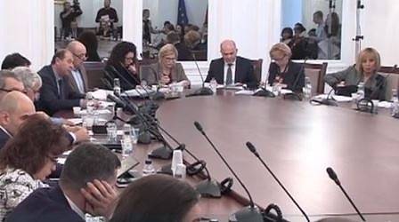 Скандал със Закона за личната помощ, майките отново плашат с протести