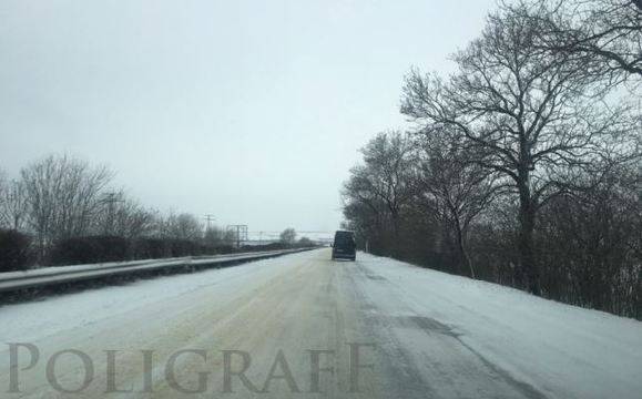 АПИ: 800 машини чистиха пътищата от сняг тази нощ