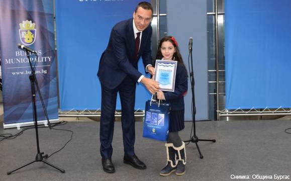 Остават броени дни до края на гласуването за „Ученик на годината“