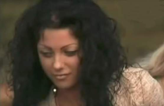 Емануела в скандално ретро ВИДЕО: Правя любов за пари