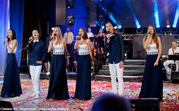 „Фортисимо“ представя дебютния си албум в навечерието на Никулден